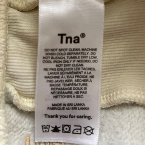 Aritzia TNA Cozy Fleece Boyfriend Shorts Elastic Waistband Pale Yellow Size M - Picture 6 of 7